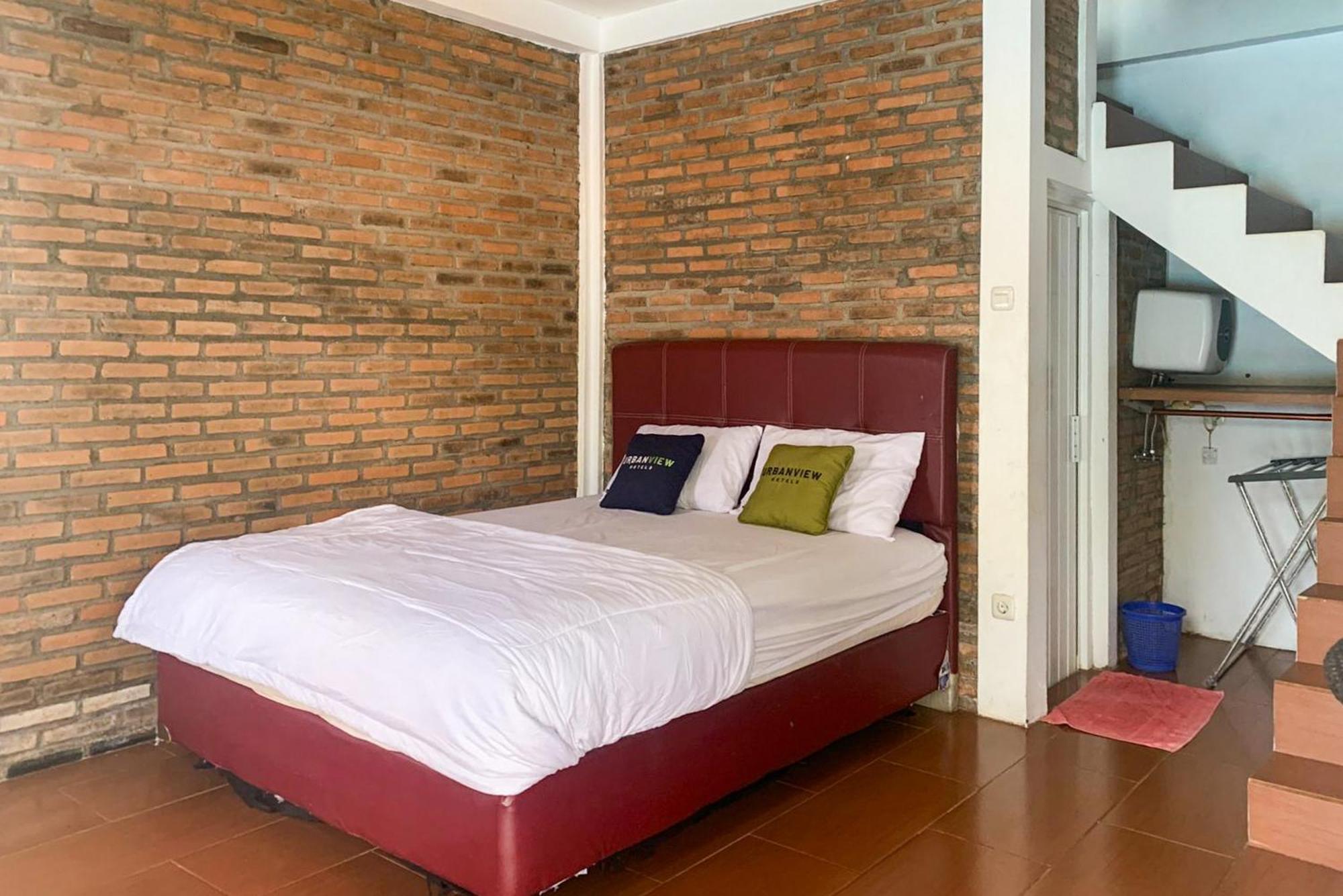 Urbanview Hotel Villa Q Gisting Bandjarnegeri Esterno foto