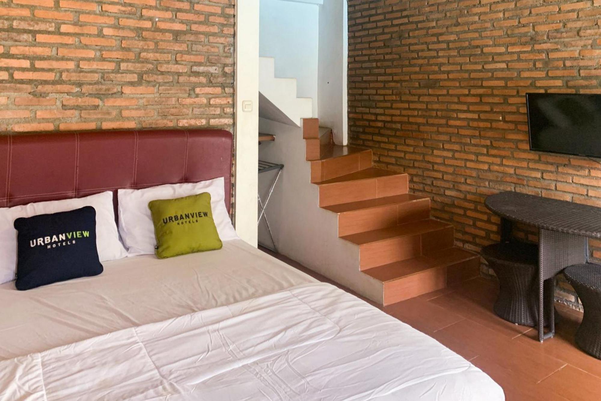 Urbanview Hotel Villa Q Gisting Bandjarnegeri Esterno foto