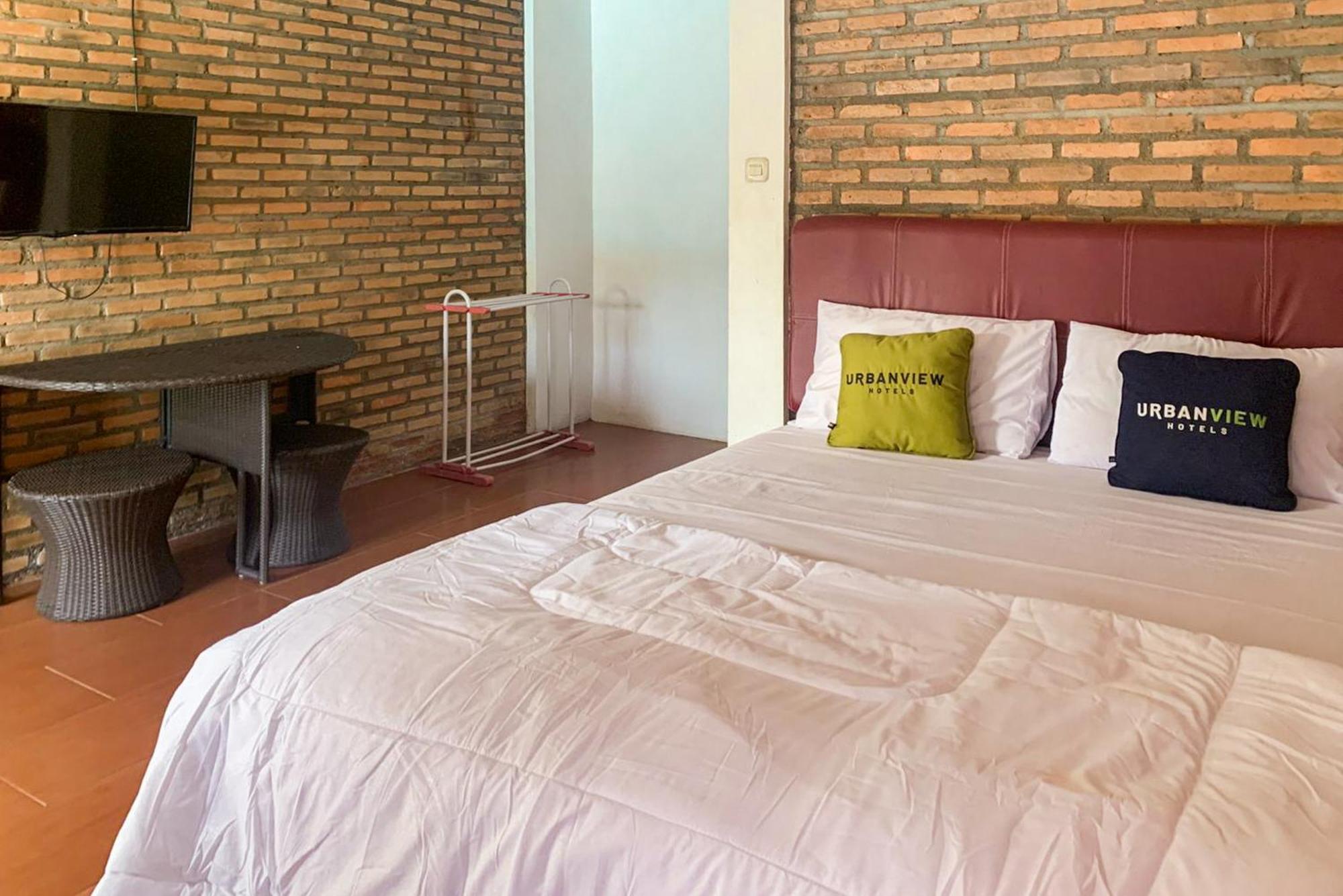 Urbanview Hotel Villa Q Gisting Bandjarnegeri Esterno foto