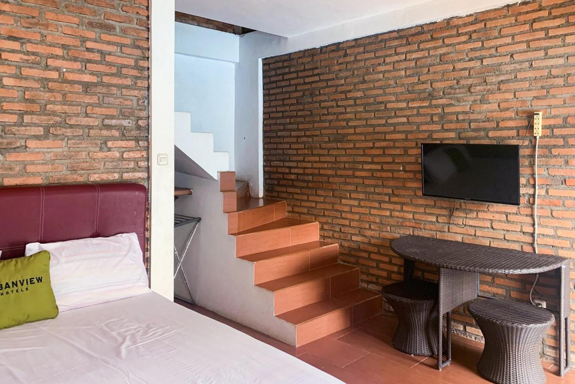 Urbanview Hotel Villa Q Gisting Bandjarnegeri Esterno foto